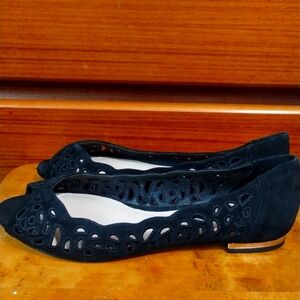Vero Cuoio Signature Suede Flats